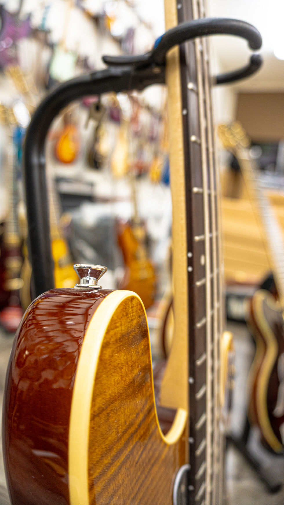 Thumbnail: AIO PJ4 Bass - Tiger Amber