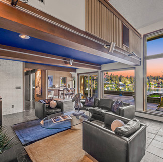 The living room of a home for sale on gravelly lake