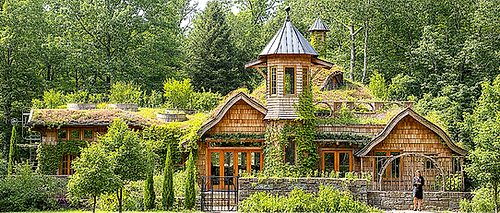 Lucy house front_edited.png
