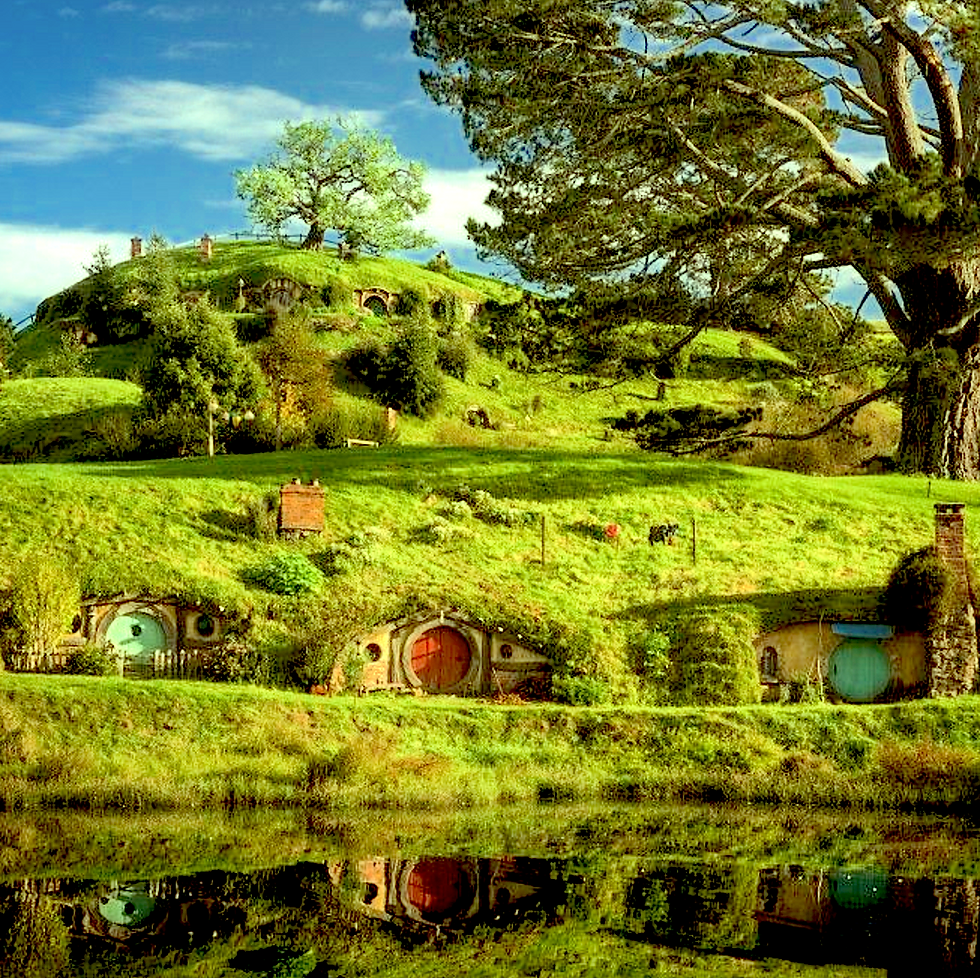 hobbit shire, Hobbit house plans, Hobbit House construction, underground, sustainable, eco-friendly,