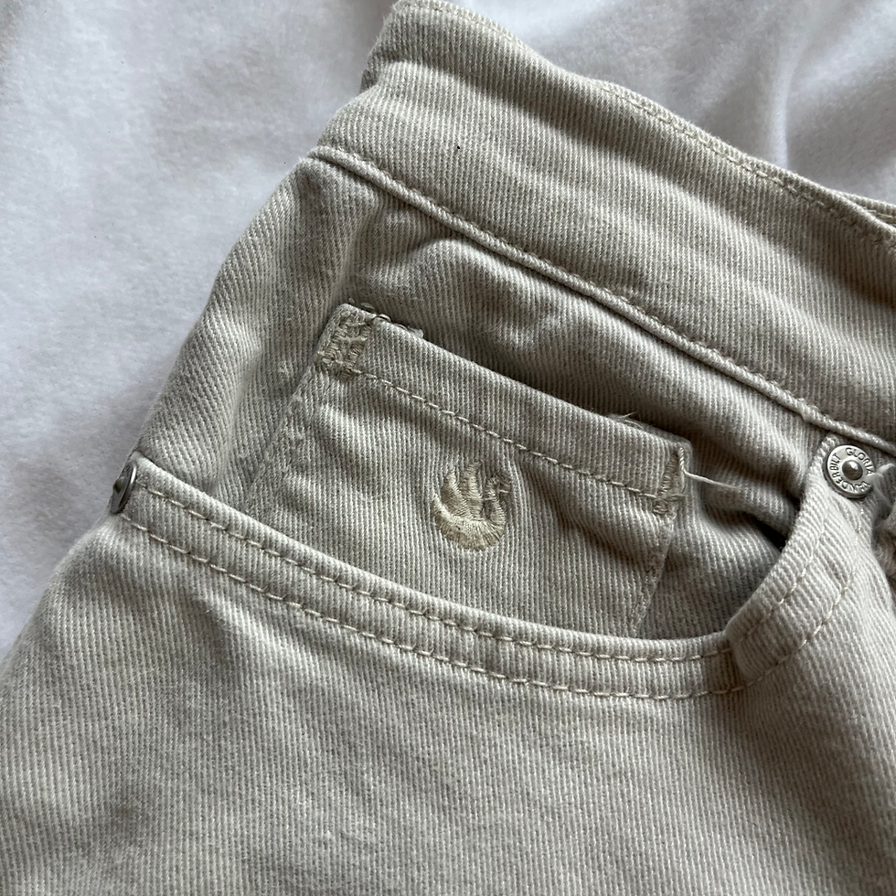 Thumbnail: Gloria Vanderbilt Bedazzled Shorts – Size 12