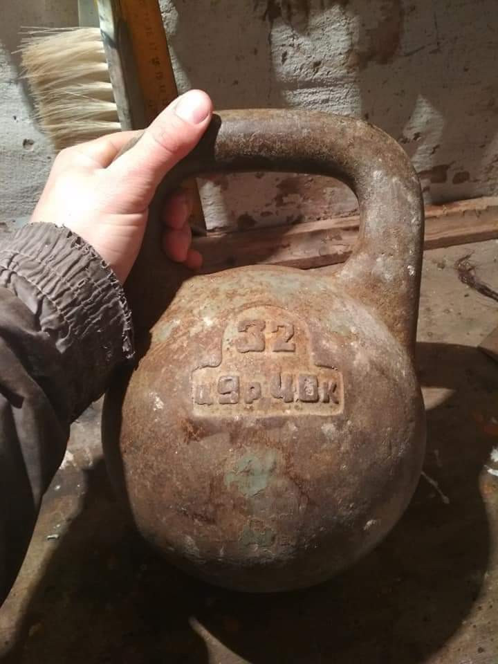 Kettlebell com oxidação pode ser uma fonte de contaminação de tétano caso não receba o chalk e tratamento adequado para manutenção.