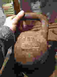 Kettlebell com oxidação pode ser uma fonte de contaminação de tétano caso não receba o chalk e tratamento adequado para manutenção.