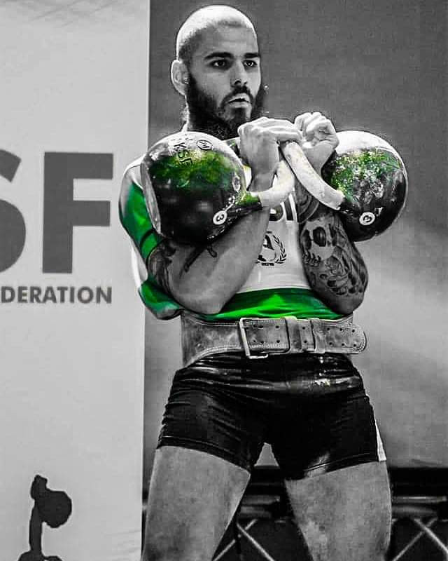 Neto Double Jerk 24kg. Lindolfo campeão mundial no desempate por pesagem.