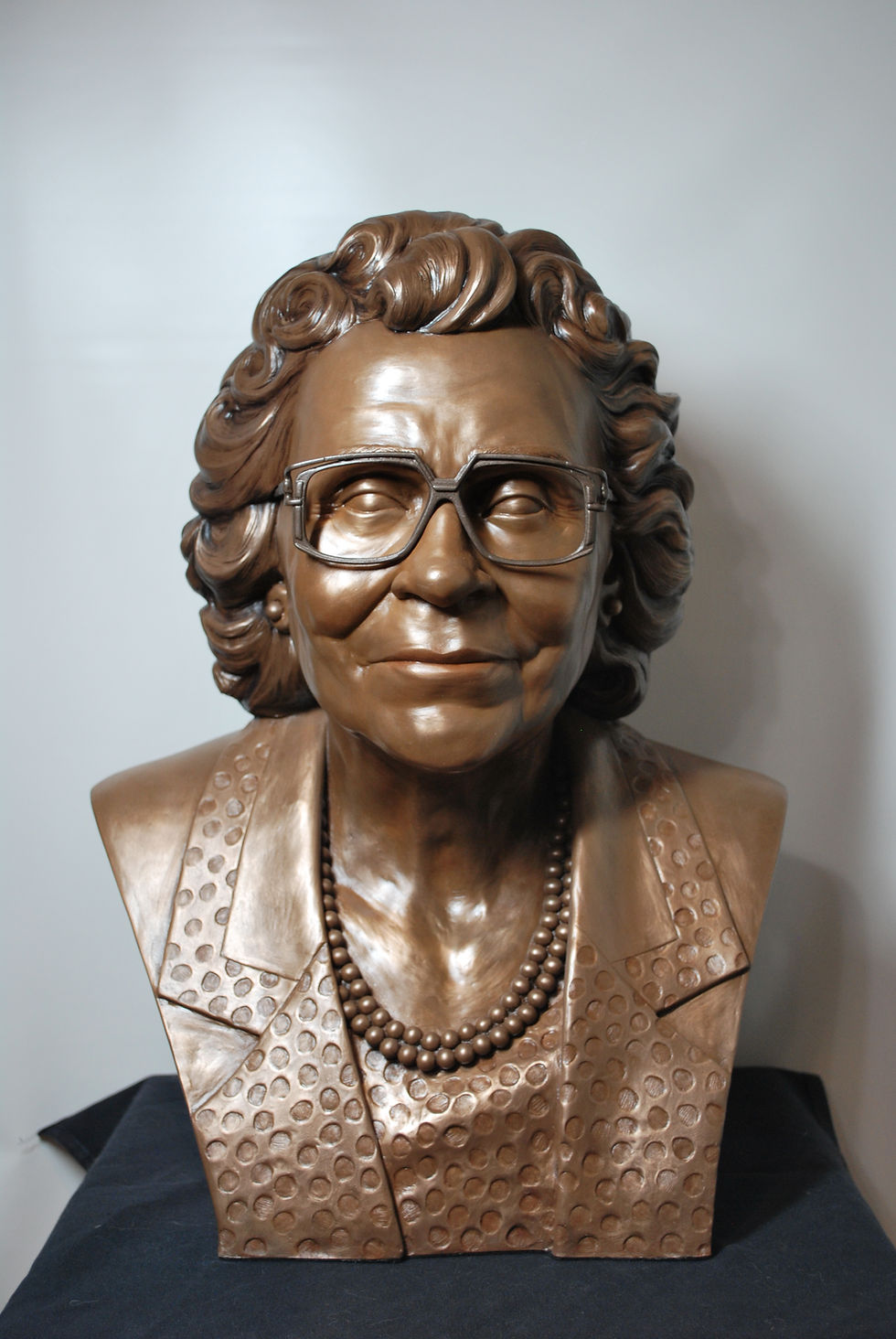 섬네일: 맞춤형 초상화 흉상