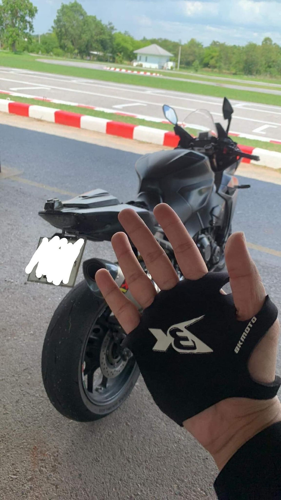Thumbnail: แผ่นลองมือ PalmProtector