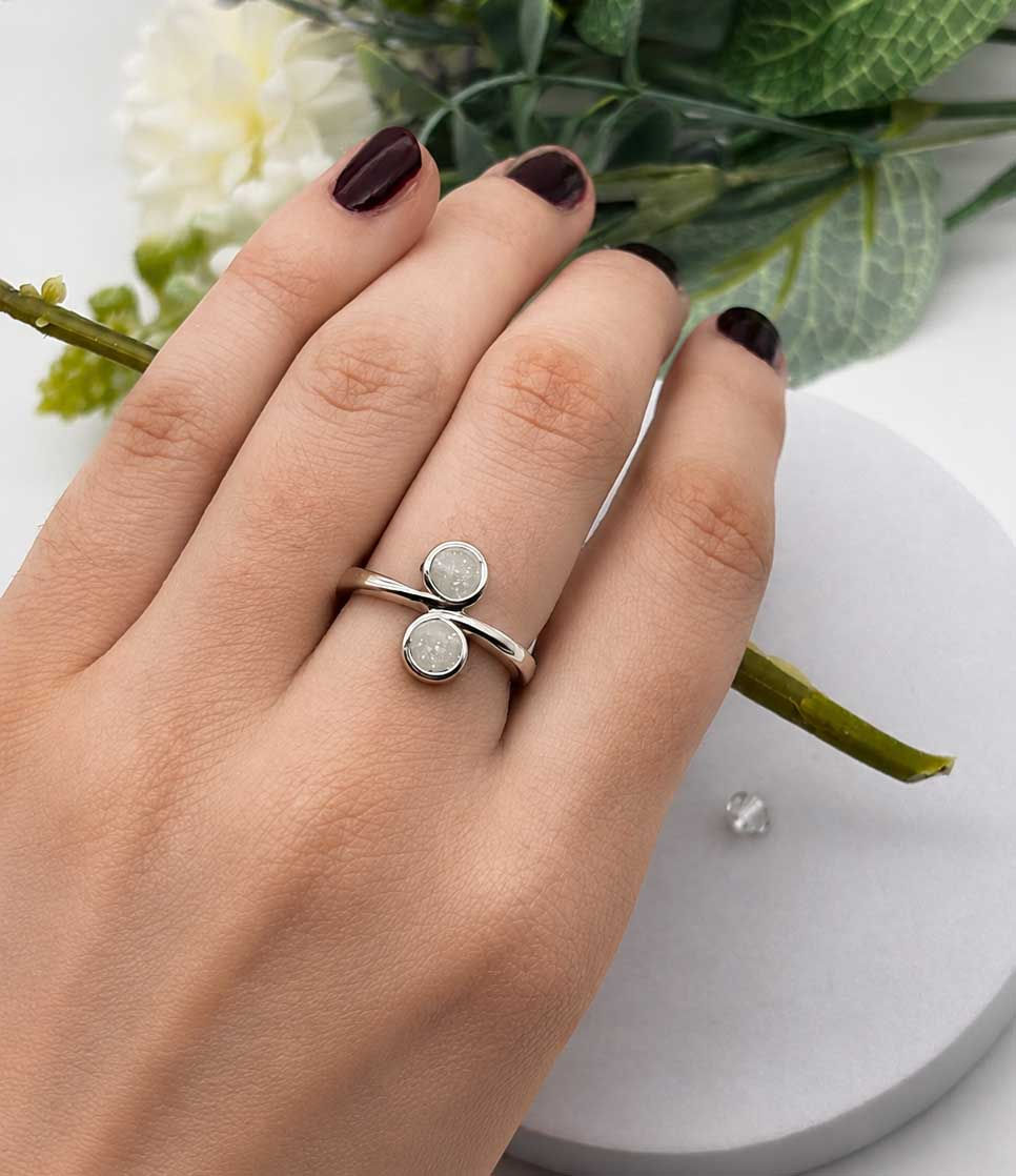 Thumbnail: Entwined Memorial Ashes Ring