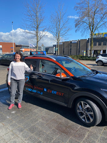 Geslaagd-de-rijschool-everest-geldrop-april2023.jpeg