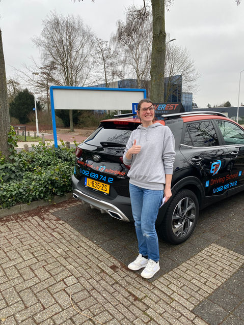 Driving-lessons-eindhoven-april2023.jpeg