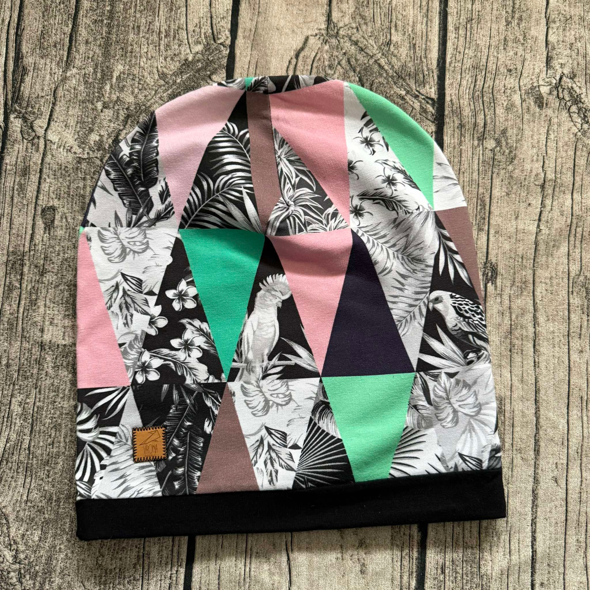 Czapka tropikalne trójkąty