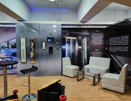 Stand Elevadores de Centroamérica CONSTRUEXPO El Salvador / Barrilete Agencia Creativa 