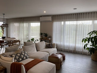 salon avec draperies