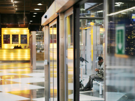 automatic sliding door
