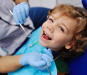 child at the dentist