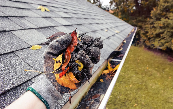 cleaning gutter