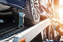 Remorquage d'une voiture bleu