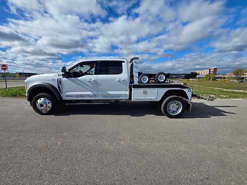 white tow truck