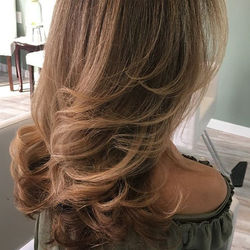 #medwellspa #behindthechair #symbioticsalonsystems #moroccanoil #americansalon #beautifulhair #fashi