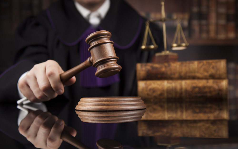 judge holding gavel
