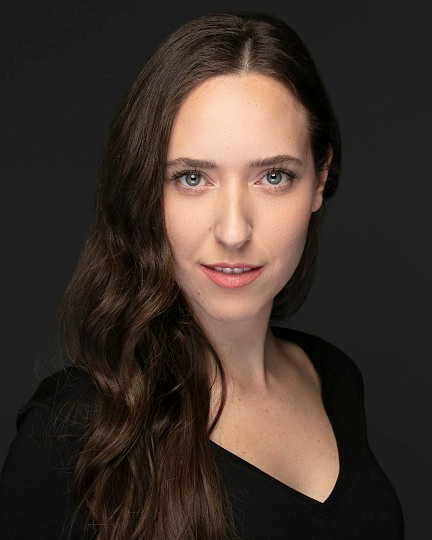 Steffi Yasemin Renique