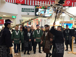 新春「消防出初め式 はしご乗り」