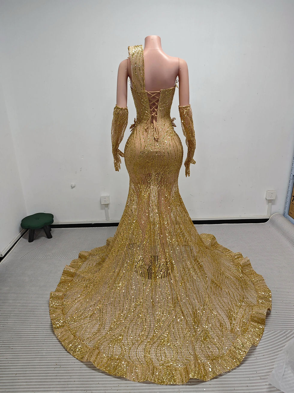 Thumbnail: Gold piece 