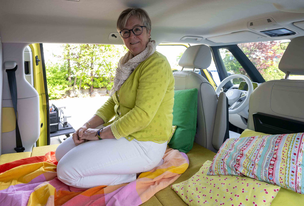 Bett im ID Buzz viel Platz nach Oben.
ID Buzz Campingausbau
Campingeinrichtung
Wohnmobil Ausbau Idbuzzcamper