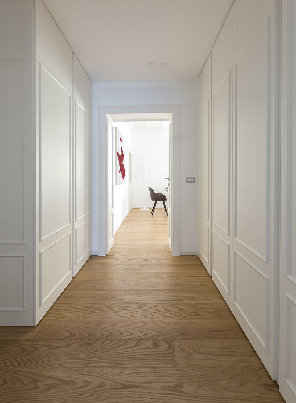 This space embodies the harmony between past and future. It is a precious gem that reflects history and evolution, immersed in the nostalgic atmosphere of old Milan. A place where time seems to stand still, allowing visitors to immerse themselves in a unique experience that celebrates the eternal elegance and innovation.

Ph @fromeo_

#morettilab #interiorarchitecture #TimelessElegance
#NostalgicMilan #EternalInnovation