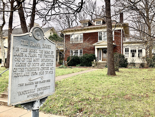 The Best Poems About Nashville (And the Poets Who Made This a Poetry Town)