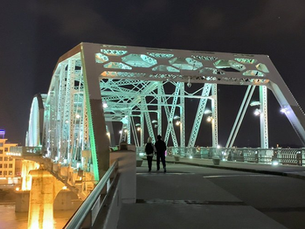 Is the John Seigenthaler Pedestrian Bridge Safe at Night?