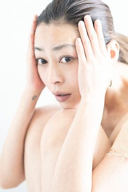 vol.5 } 写真家 中村ナリコ+小日向しえ「mat marie」/ birtH verSe(バースバース)