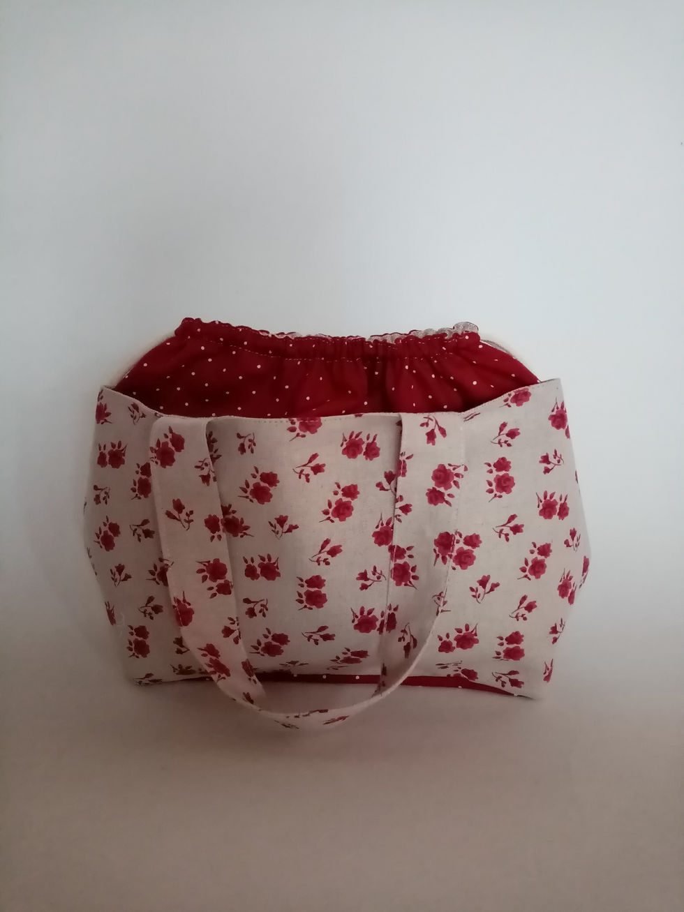 Yolanda, fleurs rouge, en lin, 29€