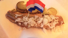 荷蘭小吃- 醃製鯡魚（Hollandse nieuwe haring）