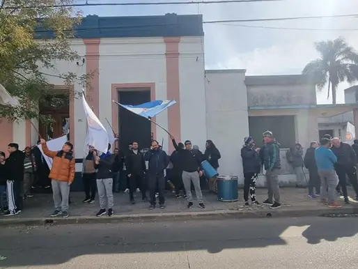 HCD Zárate: bloque Fuerza Patria – PJ impulsa resolución contra despidos y cierre de plantas quÃmicas