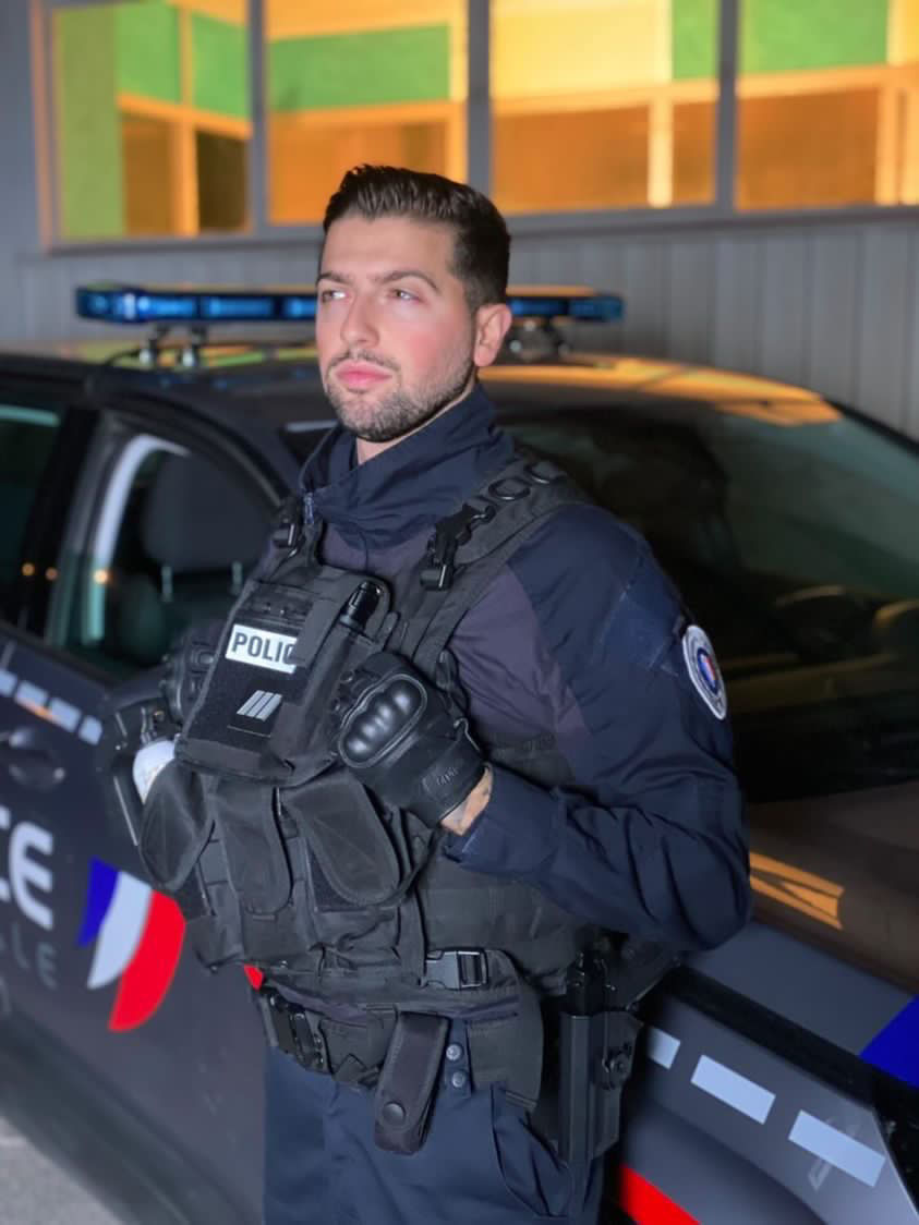 Miniature : Pack 4 Costumes Police V4 [500]