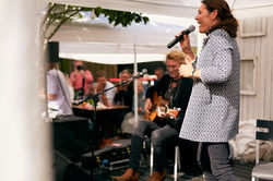 Esben & Charlotte - Lis Sørensen