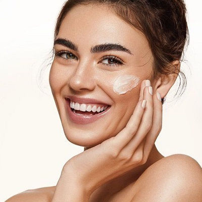 أفضل عيادة تعد عملية شد الرقبة في مسقط