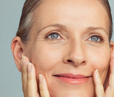 كيف تعمل الببتيدات على مكافحة علامات الشيخوخة المبكرة