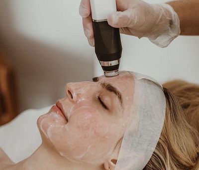 كيف يدعم علاج الوجه أوكسجينيو الشفاء الطبيعي للبشرة