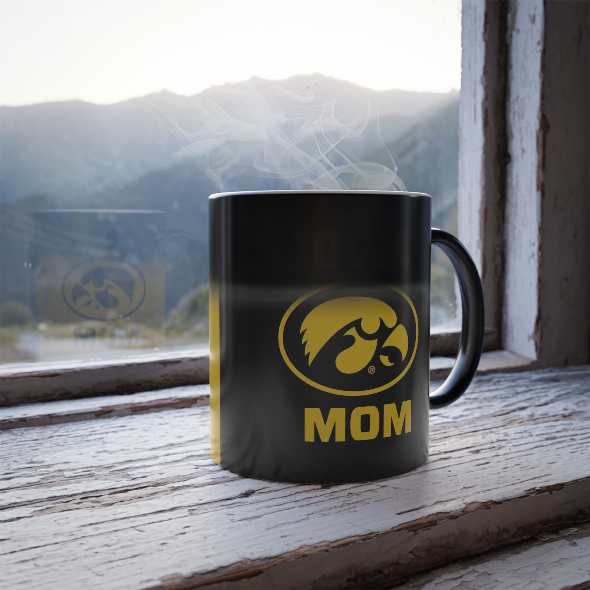 Color Changing! Iowa Hawkeyes MOM ThermoH Morphin Ceramic Coffee Mug
