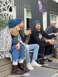 Sumedate Suveõhtute filmifestival Rakvere Linnavalitsuse hoovis