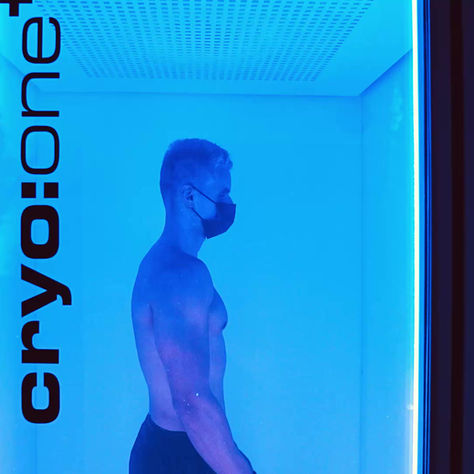 Erleben Sie Kryotherapie in der Kryo Box bei KryoVital Hannover. In 3 Min. zur Regeneration, Schmerzlinderung & mehr Energie – auch für Firmen & Sportler!