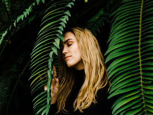Sári - Portrait Series in Ireland, the Story of a Belated Photoshoot