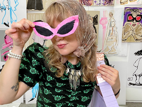 What kind of artist is Elyse Blackshaw?