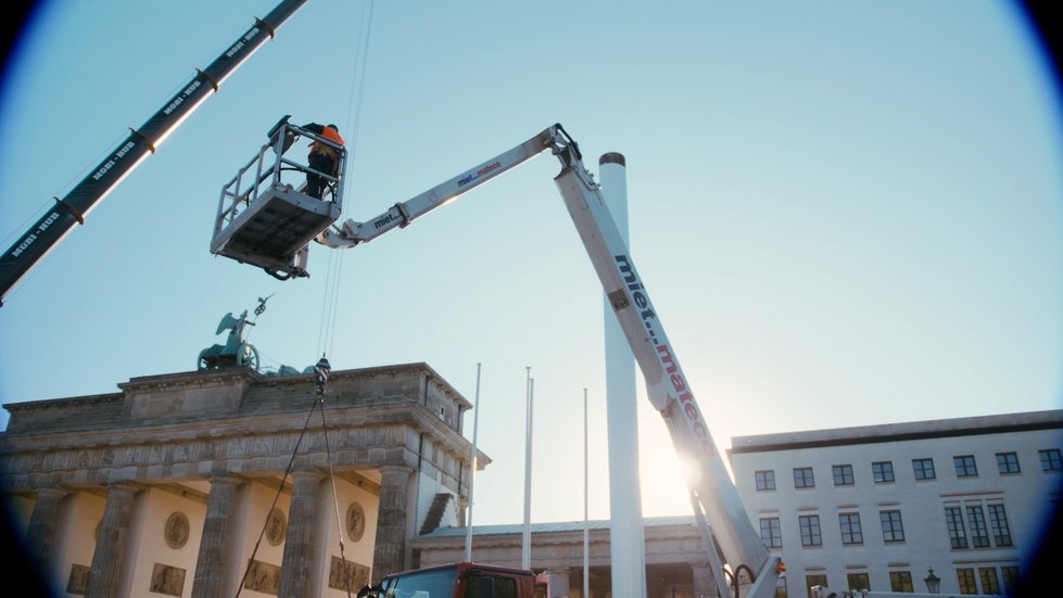 EM2024_Still11_00096970