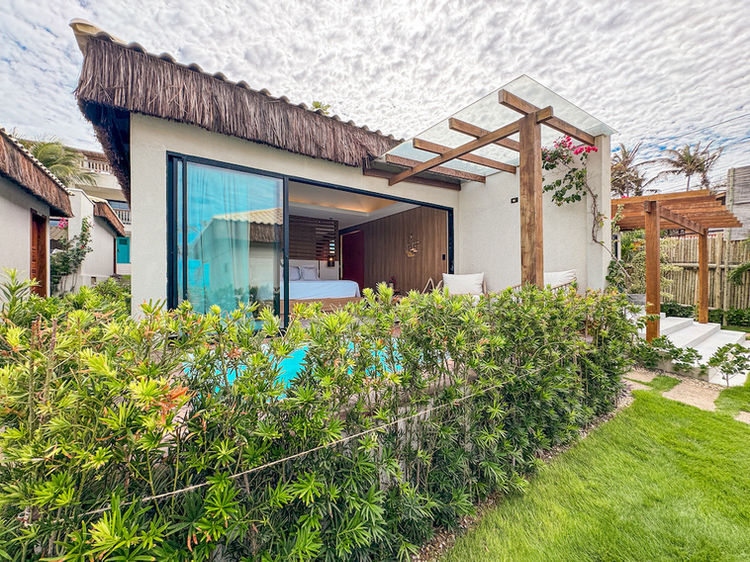 jardim do quarto de bangalô com piscina privativa do Poozendin em Canoa Quebrada-CE