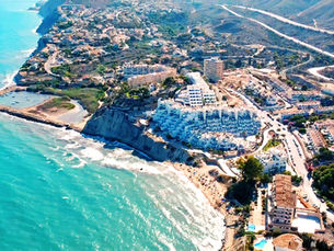 Vivir todo el año en Cala d’Or (Costa Blanca): estilo de vida, servicios y conexiones.