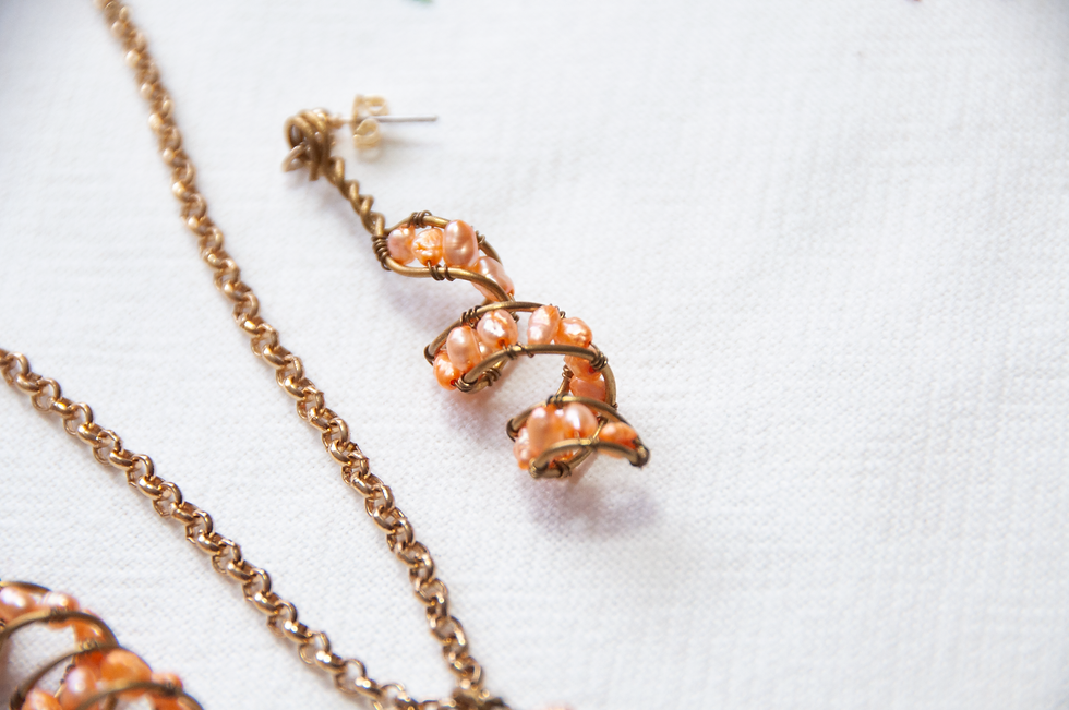 Smyckesset med sötvattenpärlor