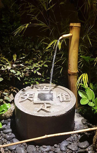 Fuente japonesa, tsukubai, shi shi odoshi, canilla de bambú, paisajismo japones