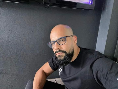 Biografía del escritor puertorriqueño Felix F. Rivera